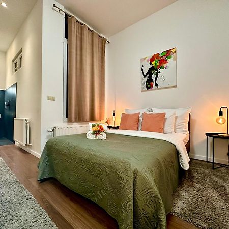 Luxury Suites Centrum By Rikas Hotels Anversa Esterno foto