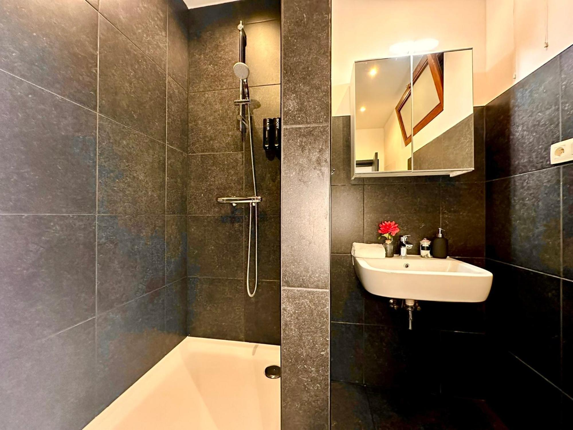 Luxury Suites Centrum By Rikas Hotels Anversa Esterno foto