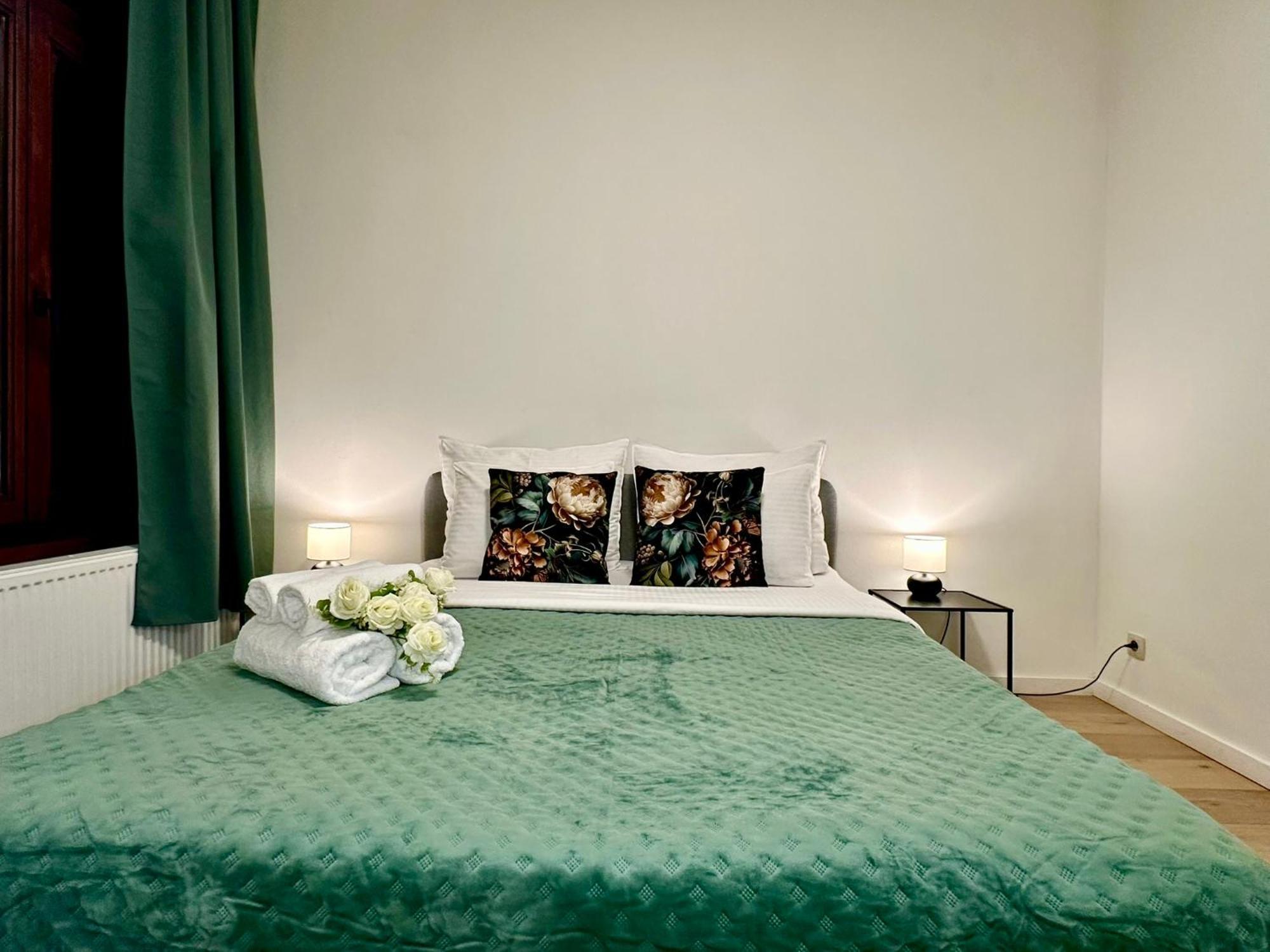 Luxury Suites Centrum By Rikas Hotels Anversa Esterno foto