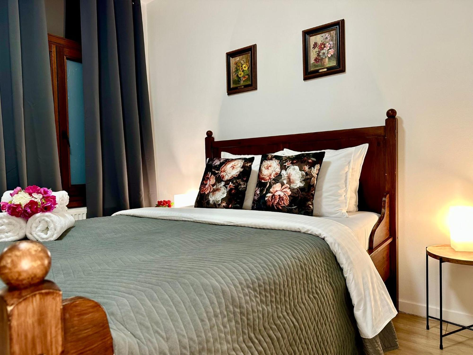 Luxury Suites Centrum By Rikas Hotels Anversa Esterno foto