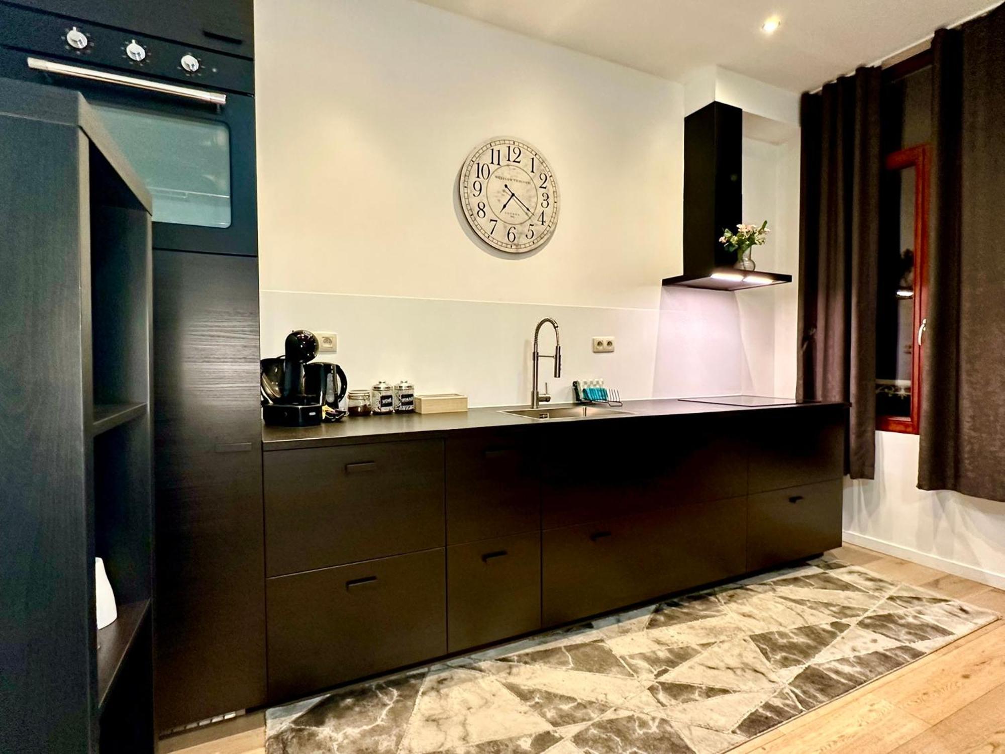 Luxury Suites Centrum By Rikas Hotels Anversa Esterno foto