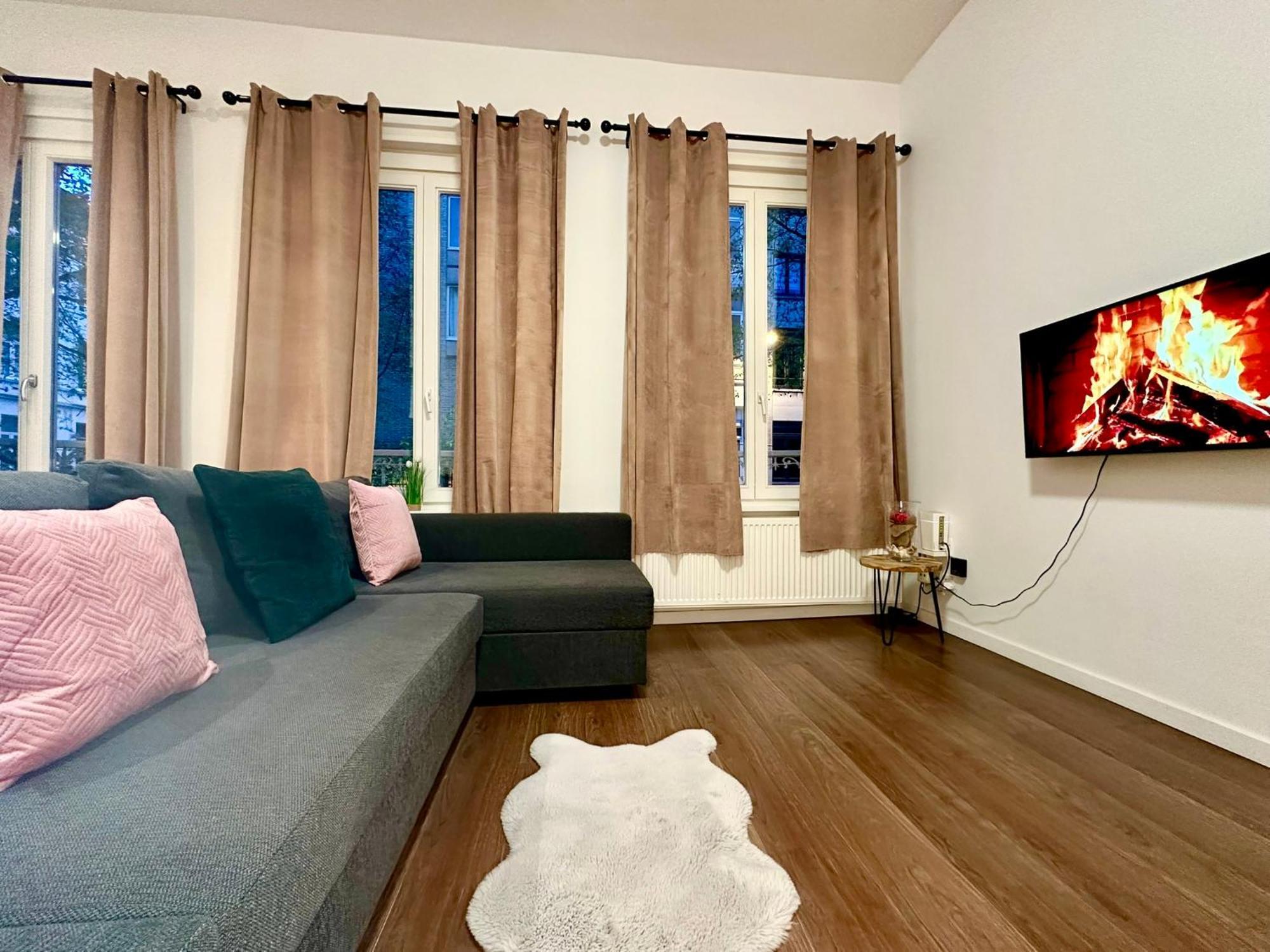 Luxury Suites Centrum By Rikas Hotels Anversa Esterno foto