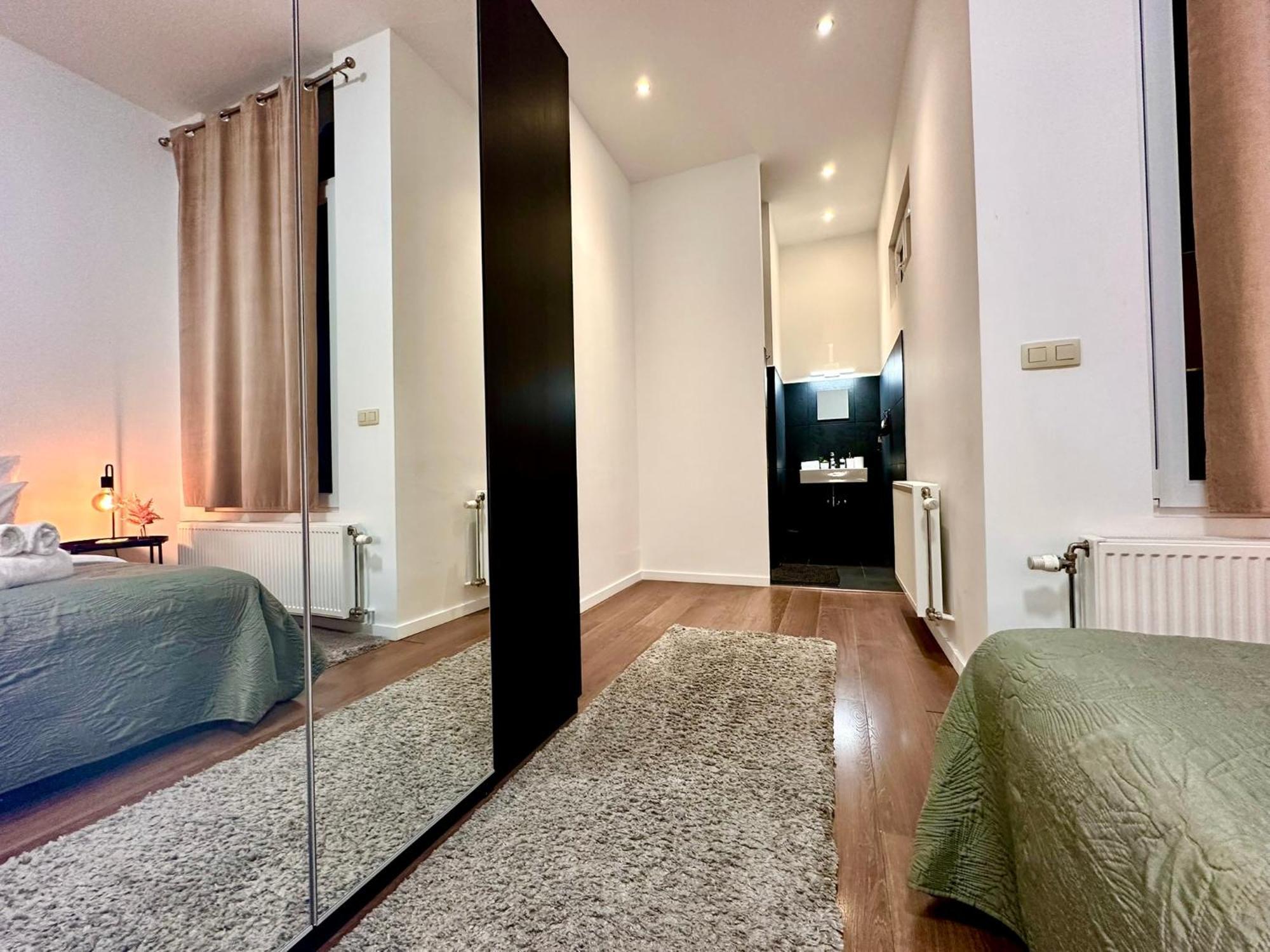 Luxury Suites Centrum By Rikas Hotels Anversa Esterno foto